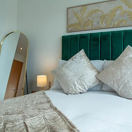 Apartment Elegant 2-Bed Apartment At Leeds Dock With Balcony Leeds (West Yorkshire)